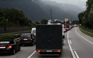 罗永浩谈汽车降价，幸亏当初没去造车，背后的深思与洞见