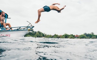 陈艺文勇夺跳水女子三米板金牌——荣耀时刻，梦想成真